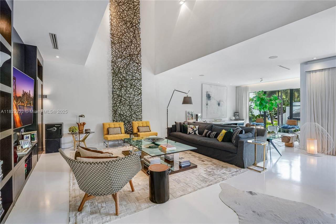 2000 Bayshore Dr. - Photo 1