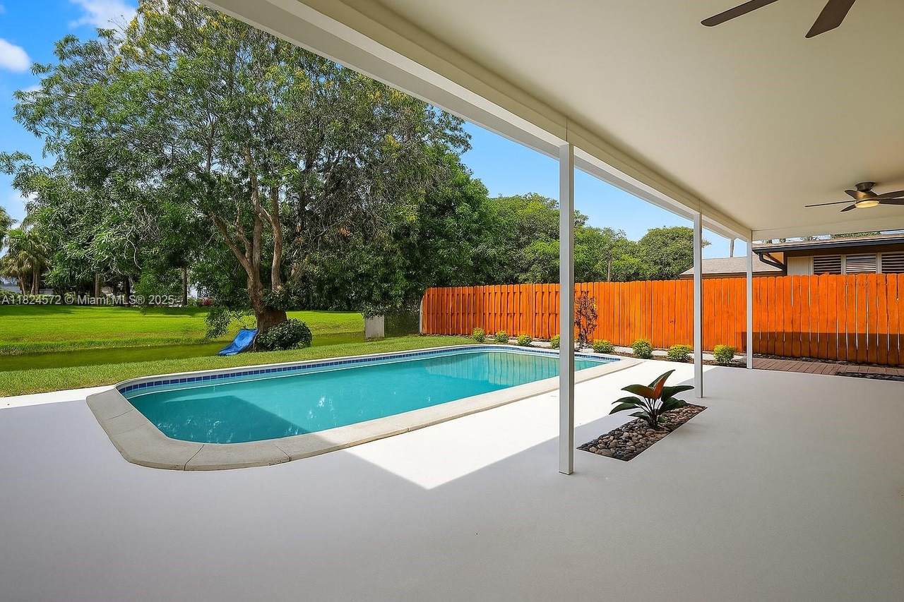 https://bt-photos.global.ssl.fastly.net/miami/1280_boomver_2_A11824572-2.jpg