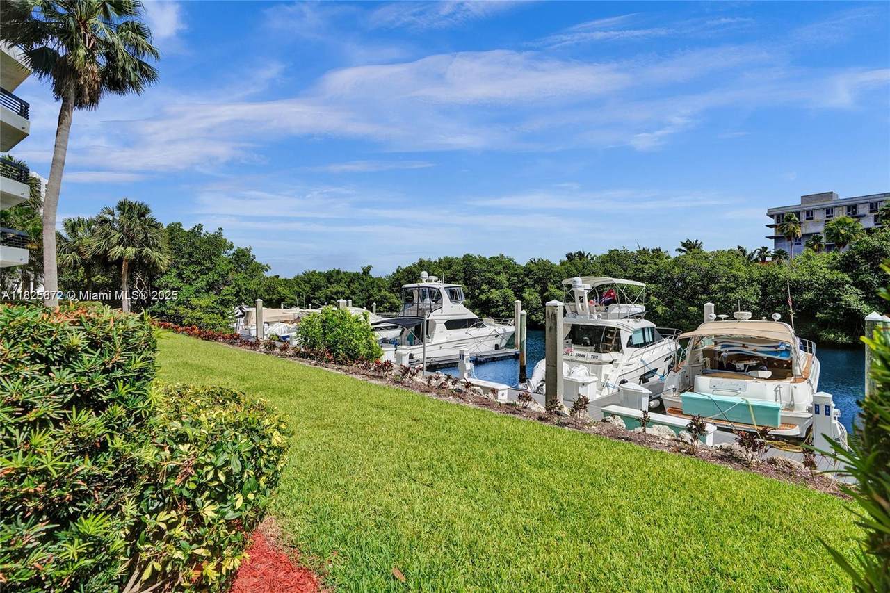 3500 Mystic Pointe - Photo 1