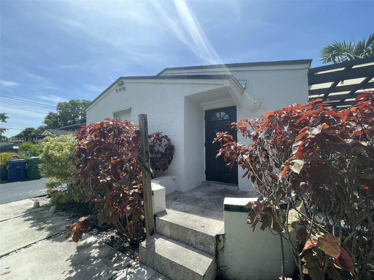 200 110th St - Photo 1