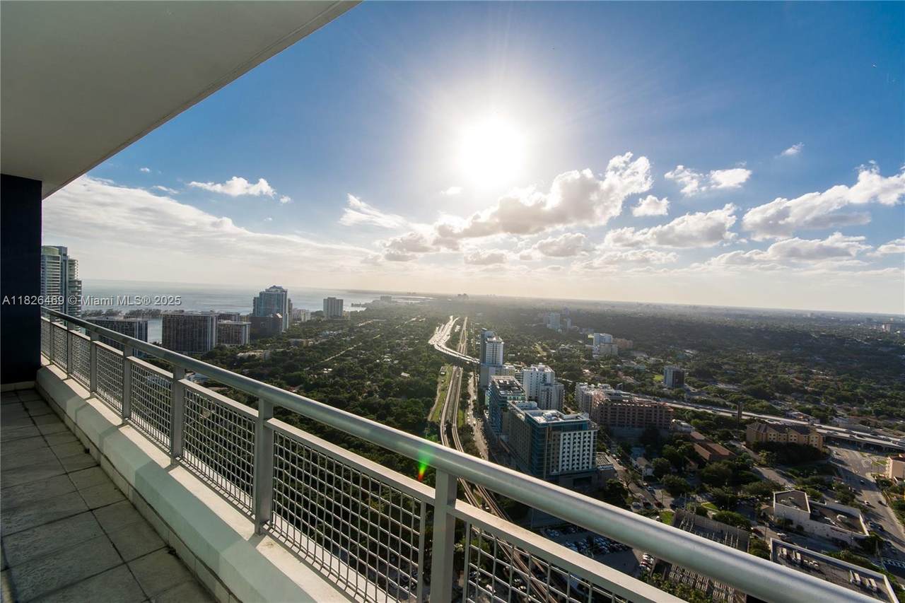 https://bt-photos.global.ssl.fastly.net/miami/1280_boomver_2_A11826469-2.jpg