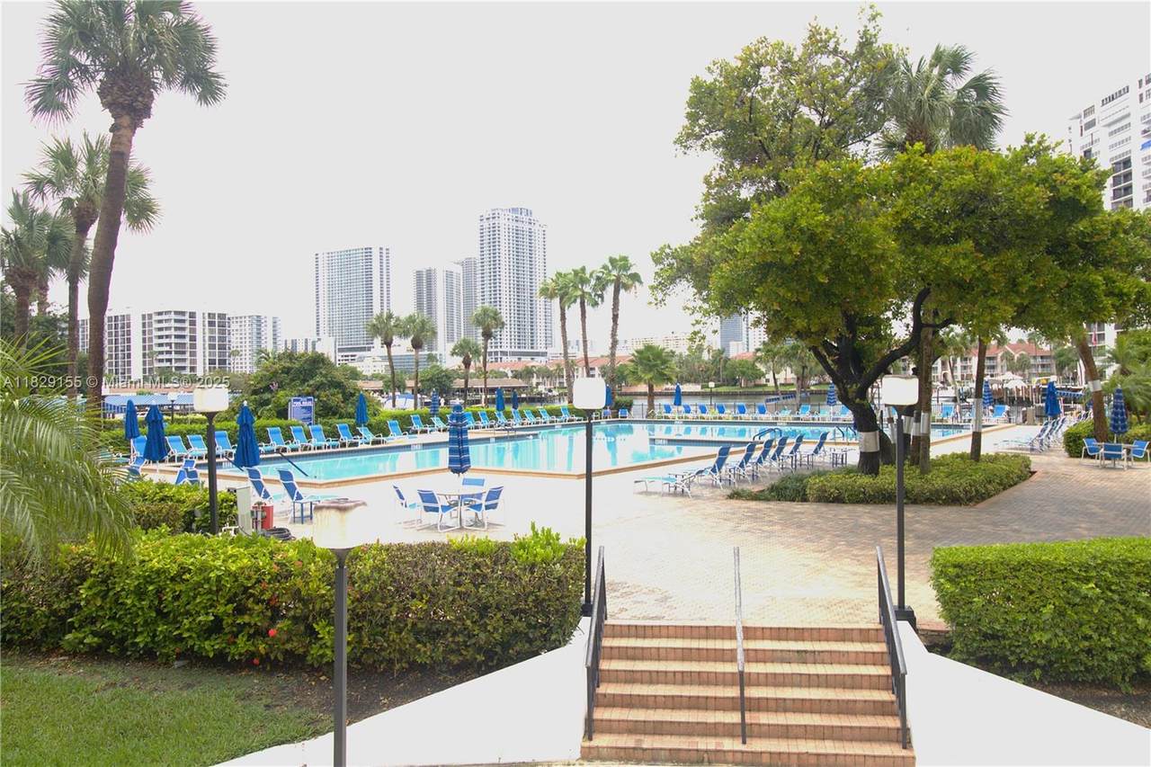 https://bt-photos.global.ssl.fastly.net/miami/1280_boomver_2_A11829155-2.jpg