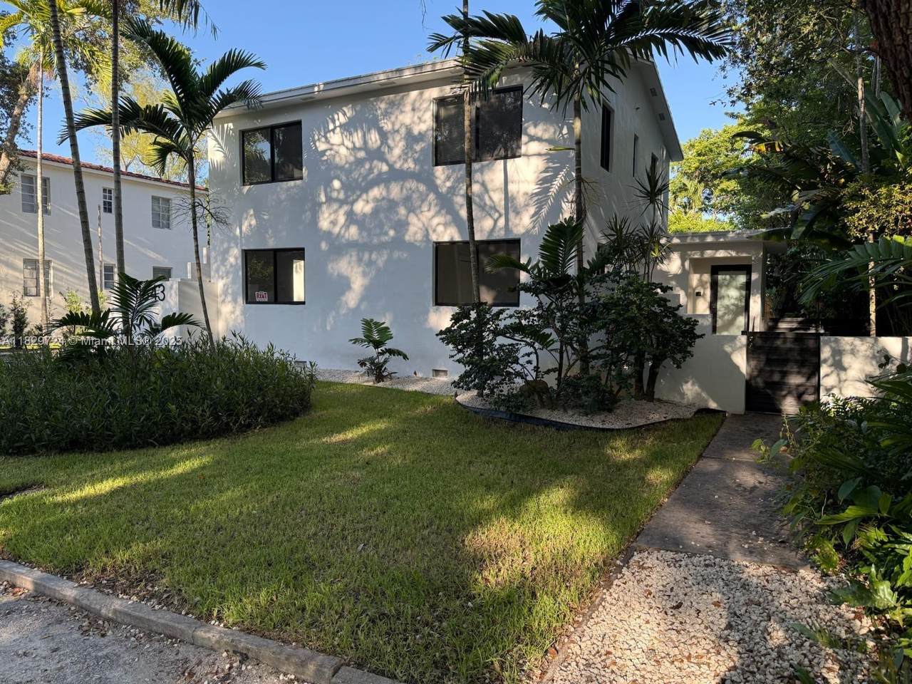 11643 11th Pl - Photo 1