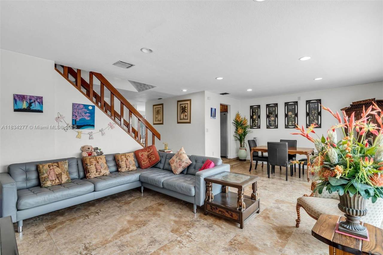 8256 9th Ct - Photo 1