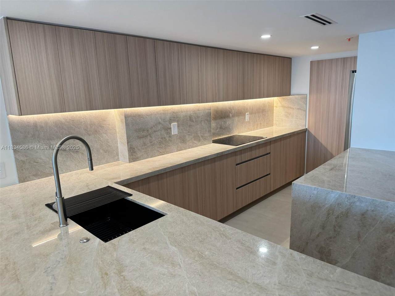 1717 Bayshore Dr - Photo 1