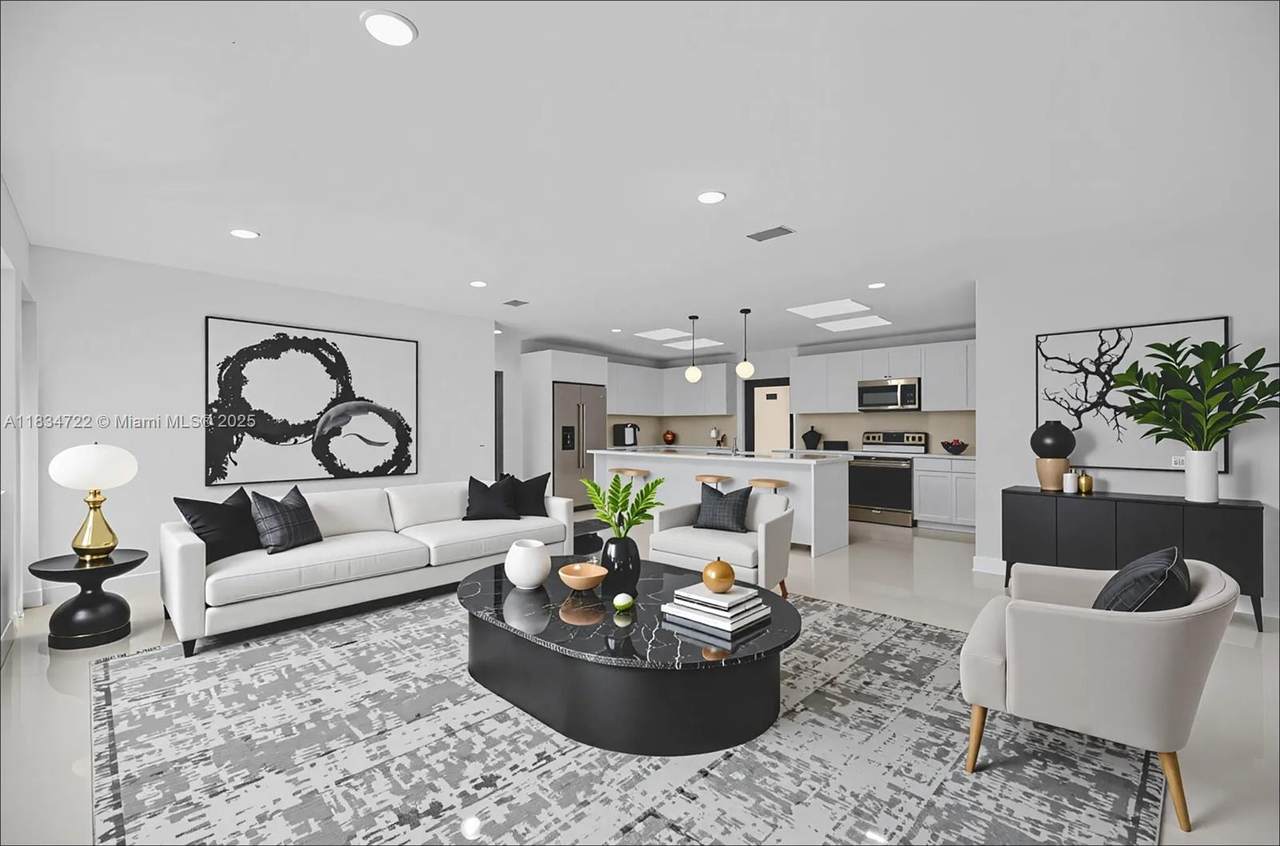 324 16th Ter - Photo 1