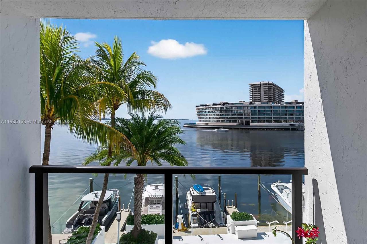 https://bt-photos.global.ssl.fastly.net/miami/1280_boomver_2_A11835198-2.jpg