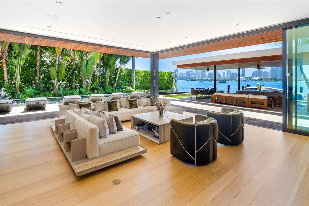 https://bt-photos.global.ssl.fastly.net/miami/1280_boomver_1_A11835527-2.jpg