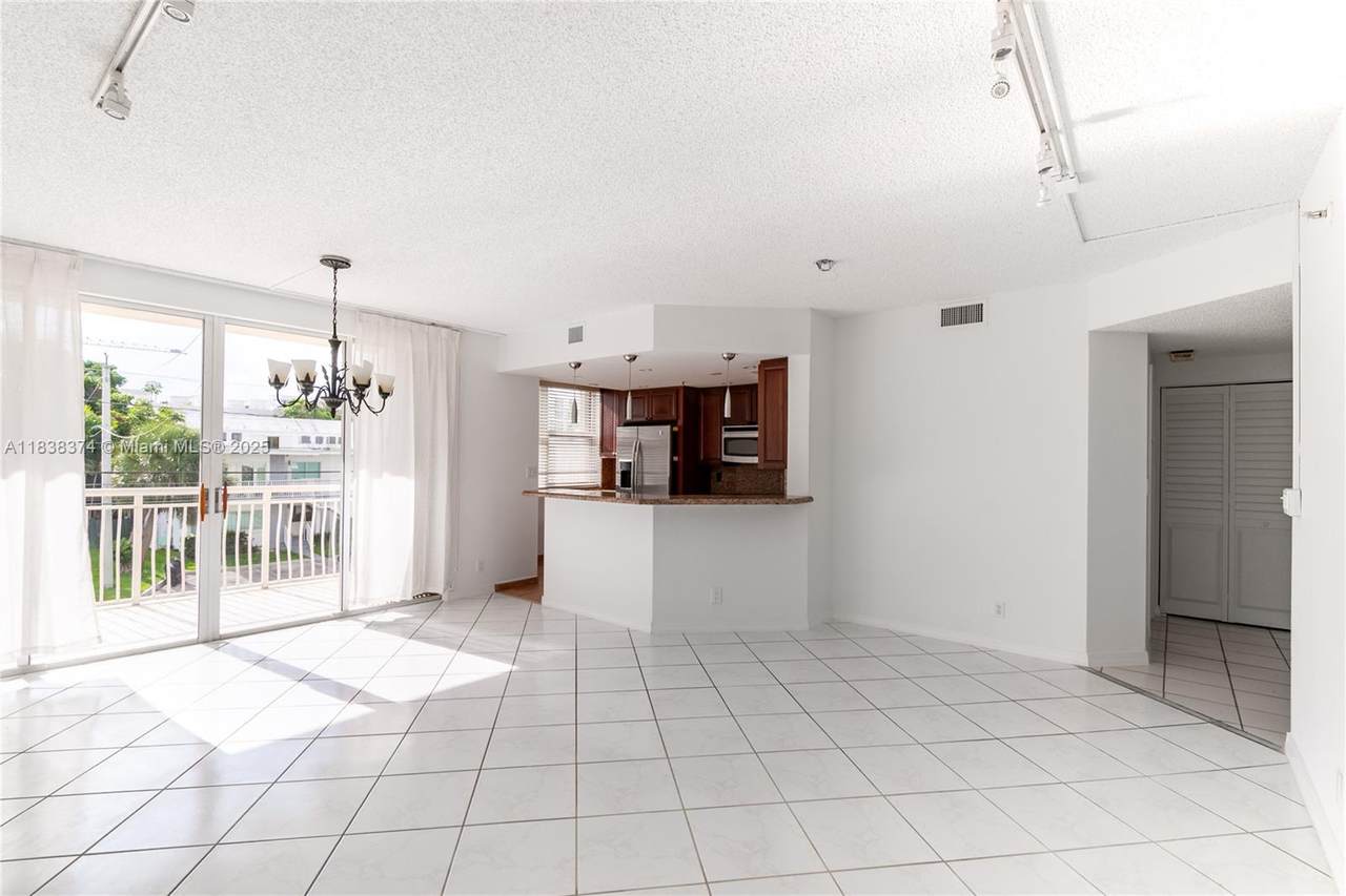 10140 Bay Harbor Dr - Photo 1