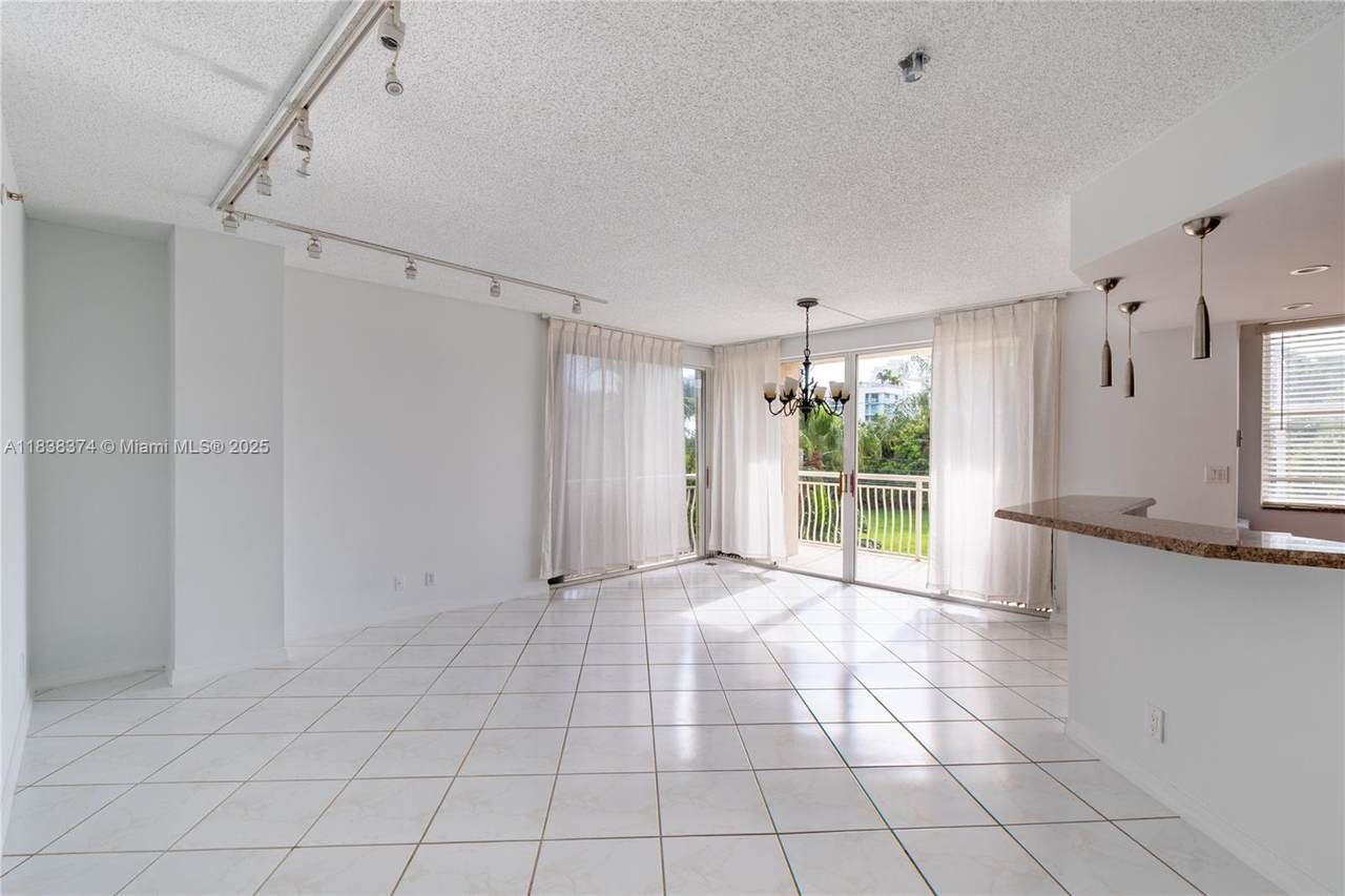 https://bt-photos.global.ssl.fastly.net/miami/1280_boomver_2_A11838374-2.jpg