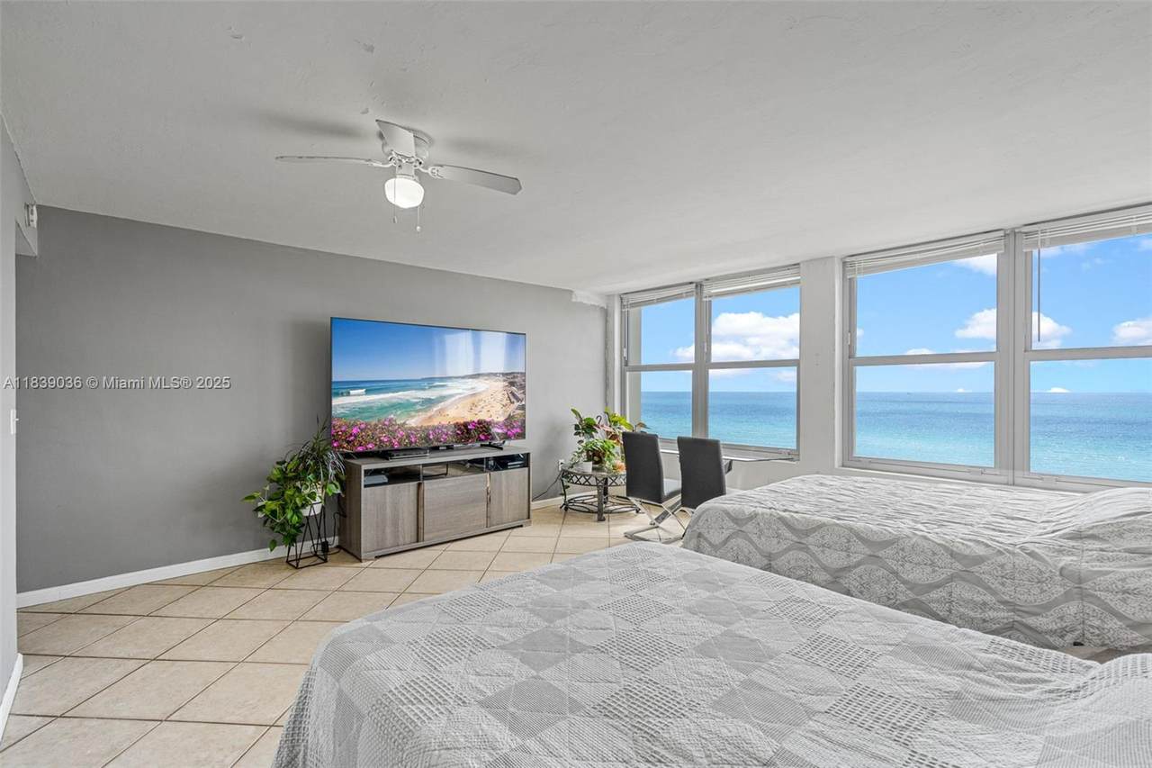 2899 Collins Ave - Photo 1