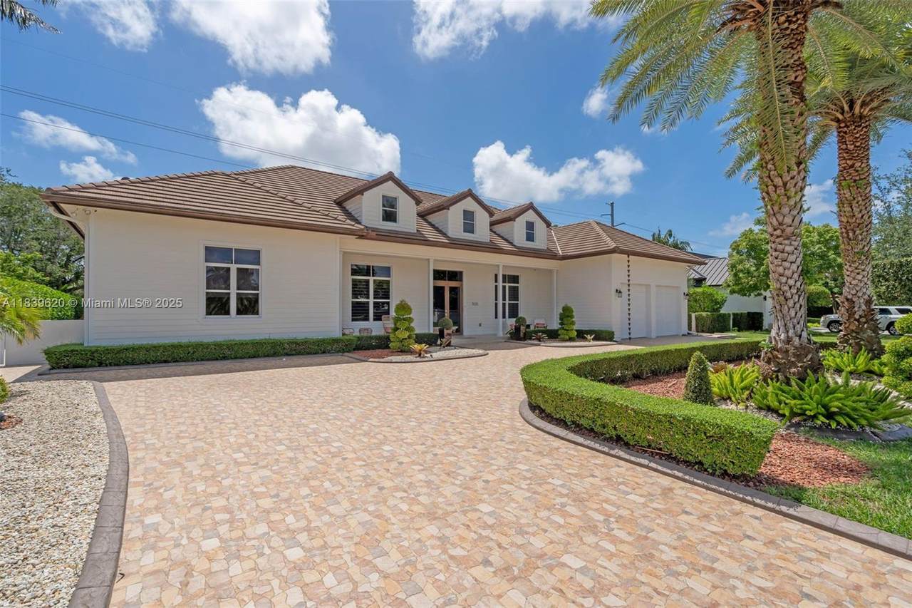 https://bt-photos.global.ssl.fastly.net/miami/1280_boomver_2_A11839620-2.jpg