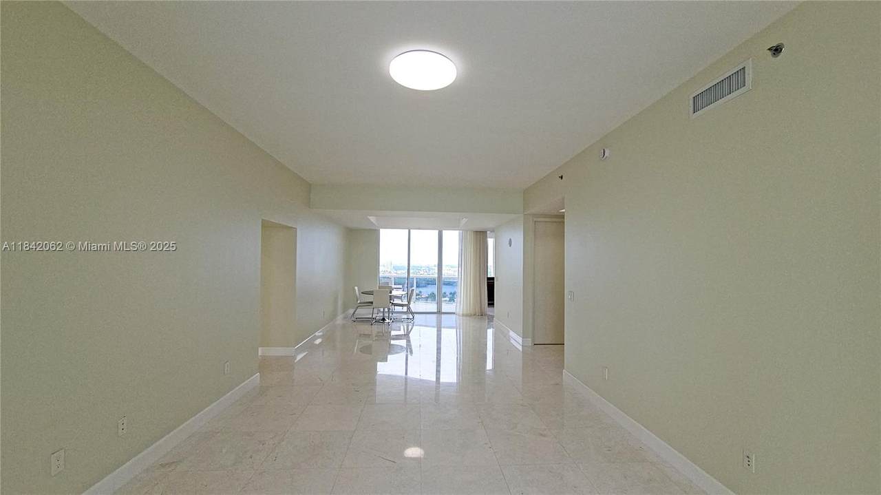 15901 Collins Ave - Photo 1