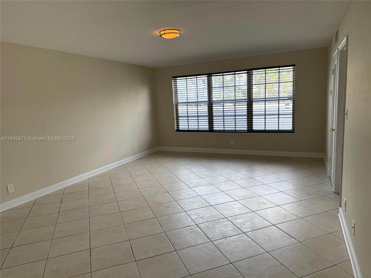 2420 17th Cswy - Photo 1