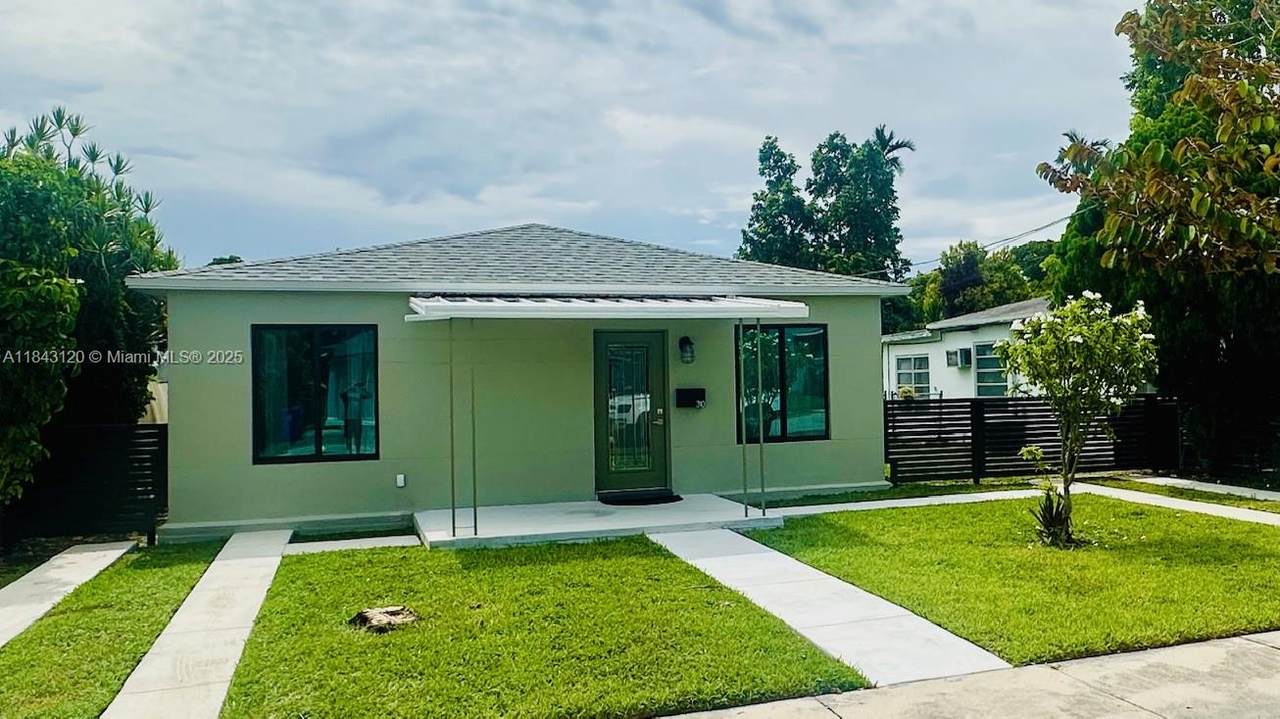 310 31st Ct - Photo 1