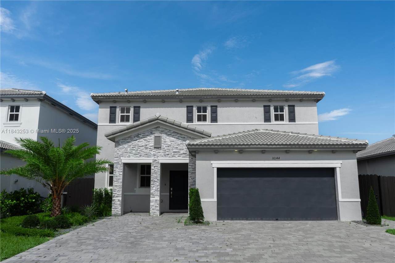 16144 148th Pl - Photo 1