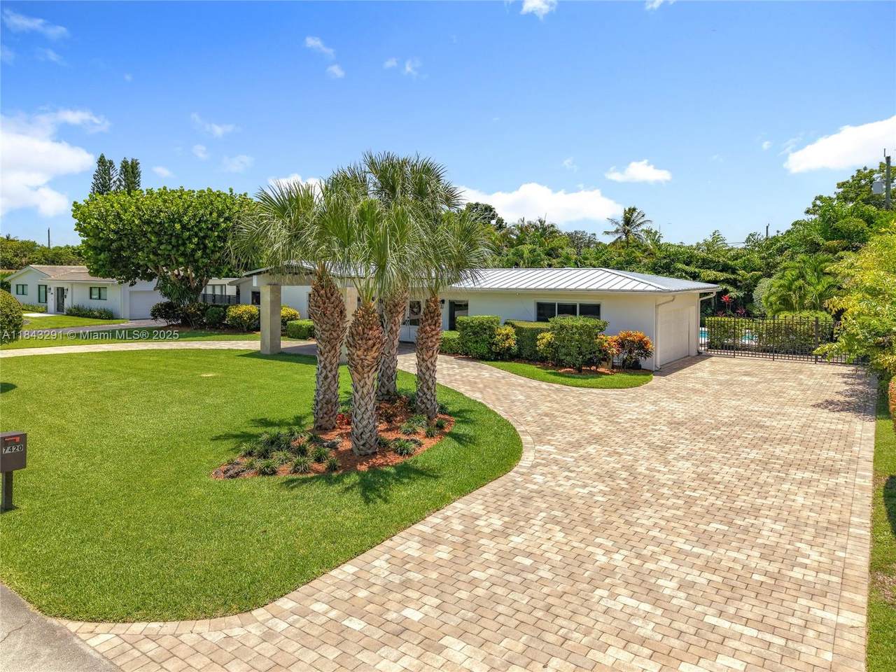 https://bt-photos.global.ssl.fastly.net/miami/1280_boomver_1_A11843291-2.jpg