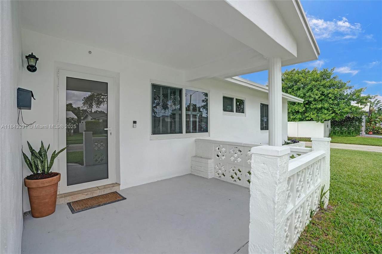 https://bt-photos.global.ssl.fastly.net/miami/1280_boomver_2_A11843391-2.jpg