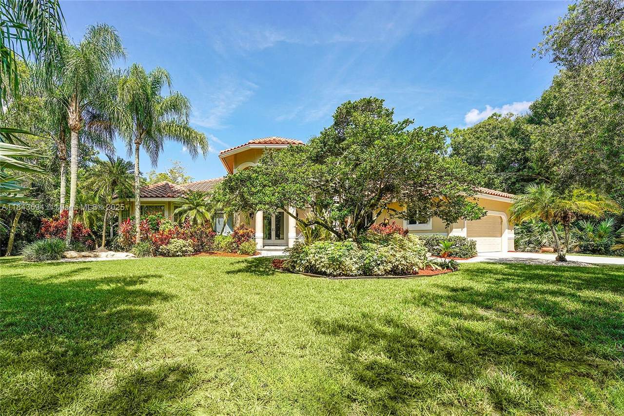 https://bt-photos.global.ssl.fastly.net/miami/1280_boomver_3_A11843694-2.jpg