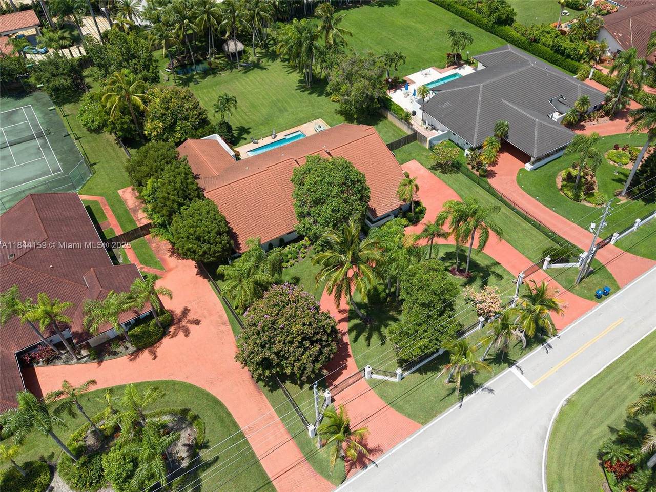 https://bt-photos.global.ssl.fastly.net/miami/1280_boomver_1_A11844159-2.jpg