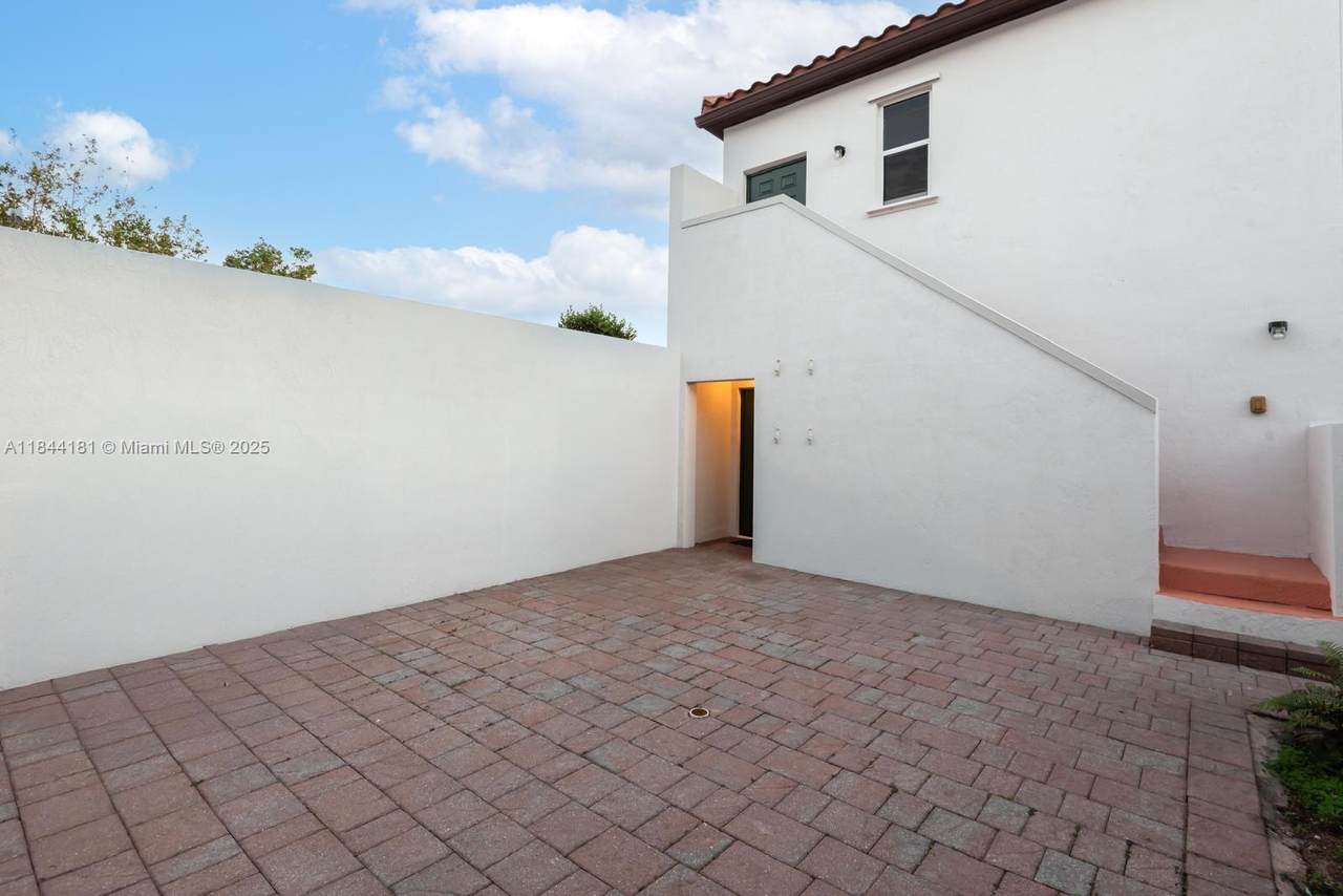 https://bt-photos.global.ssl.fastly.net/miami/1280_boomver_2_A11844181-2.jpg