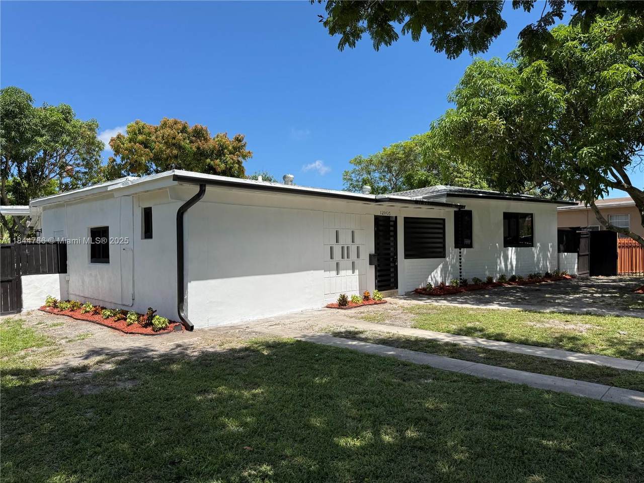 12905 Miami Ave - Photo 1