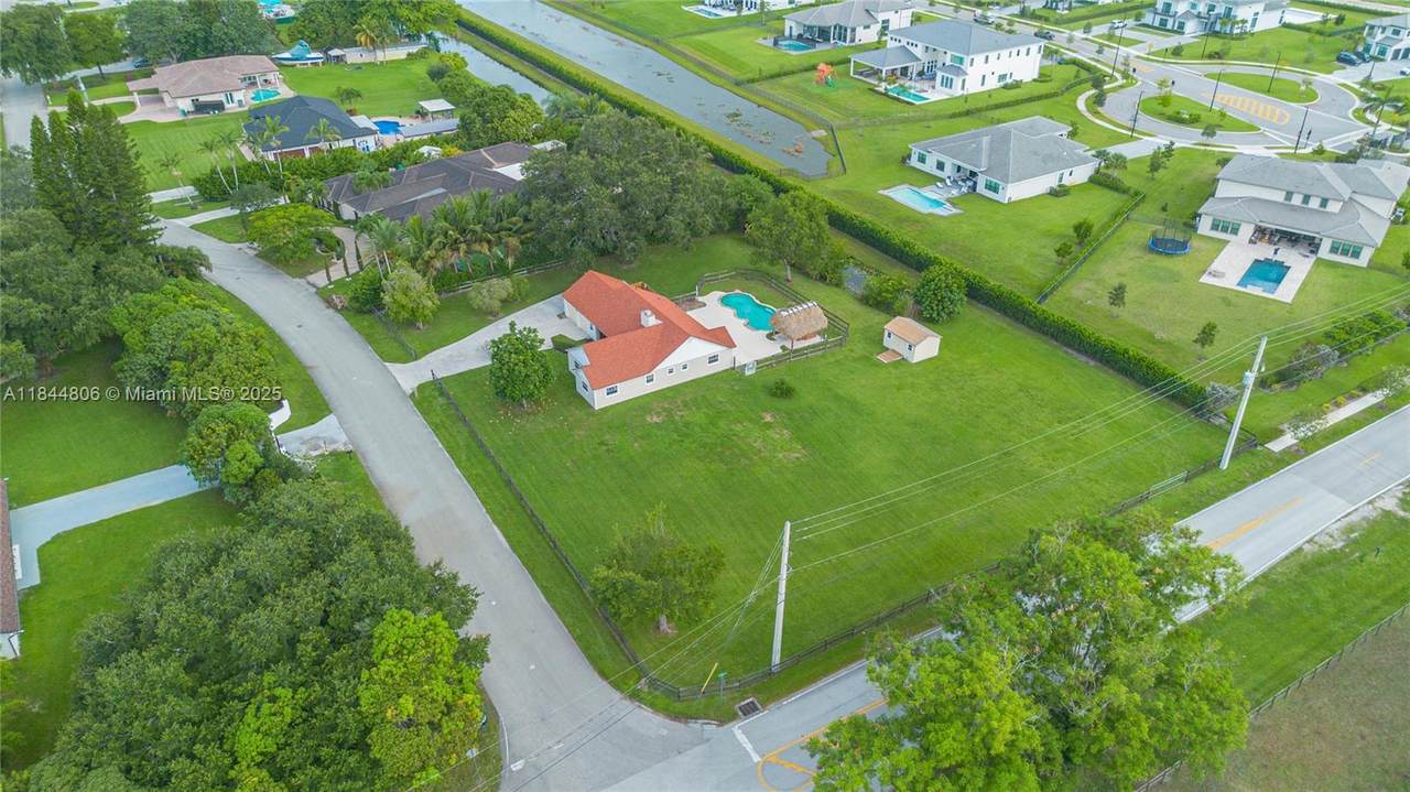 https://bt-photos.global.ssl.fastly.net/miami/1280_boomver_1_A11844806-2.jpg