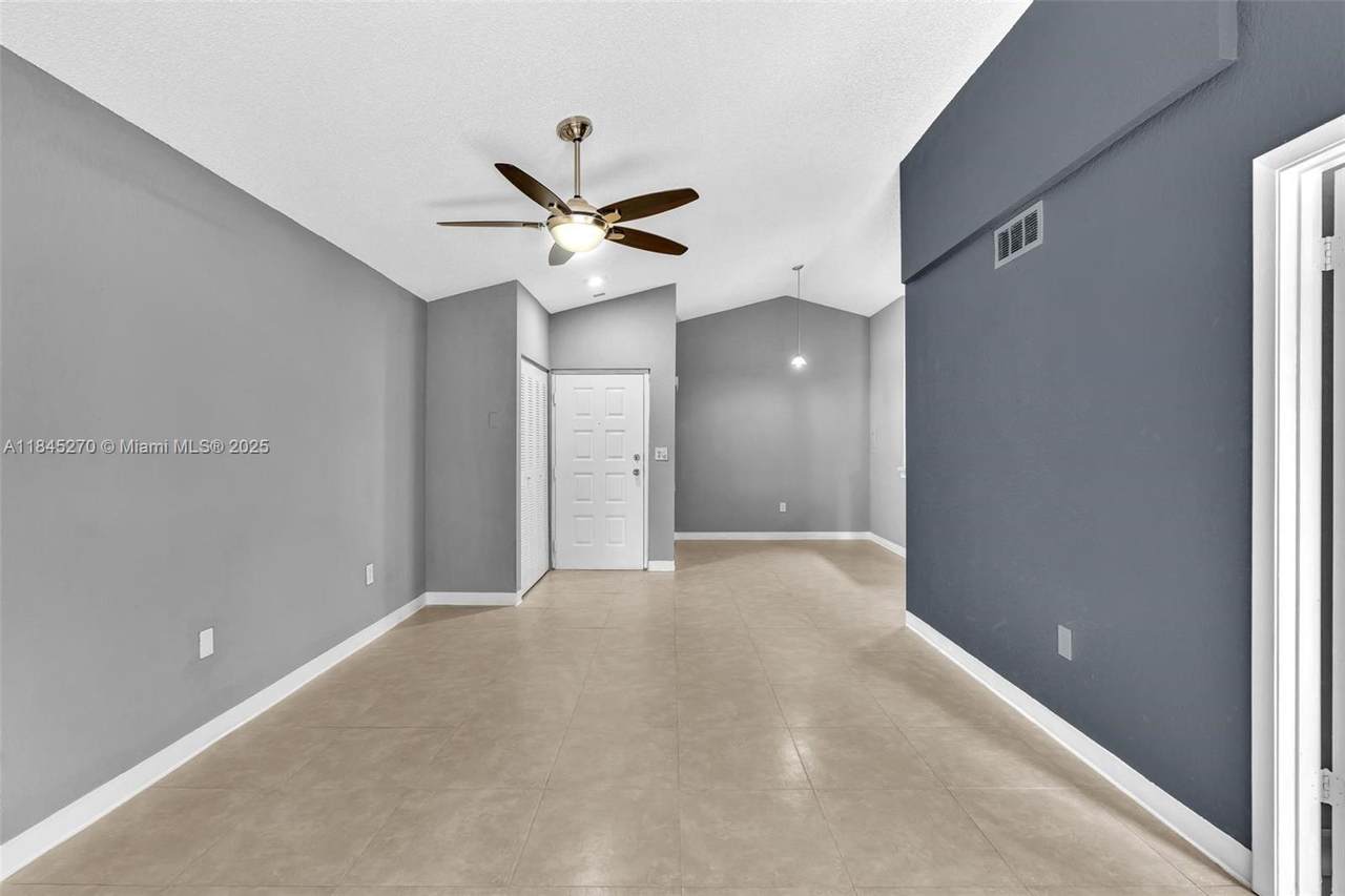 2850 Oakland Forest Dr - Photo 1