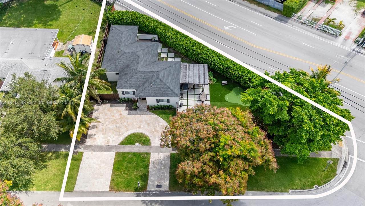 6711 Waterway Dr - Photo 1