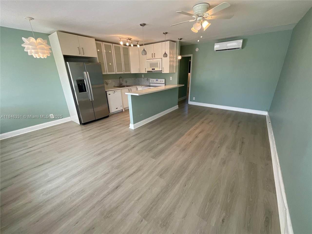 2716 30th Pl - Photo 1