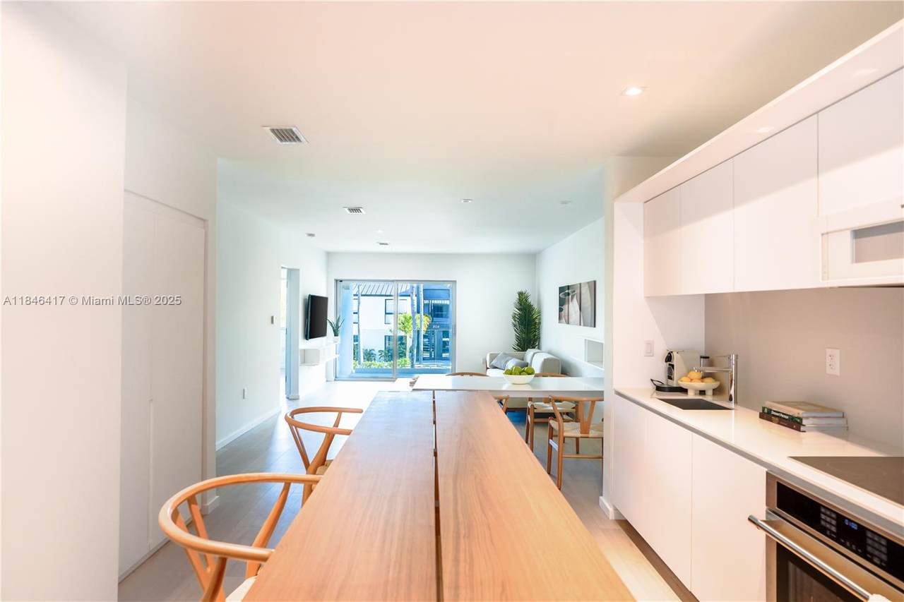 201 Sunrise Drive - Photo 1