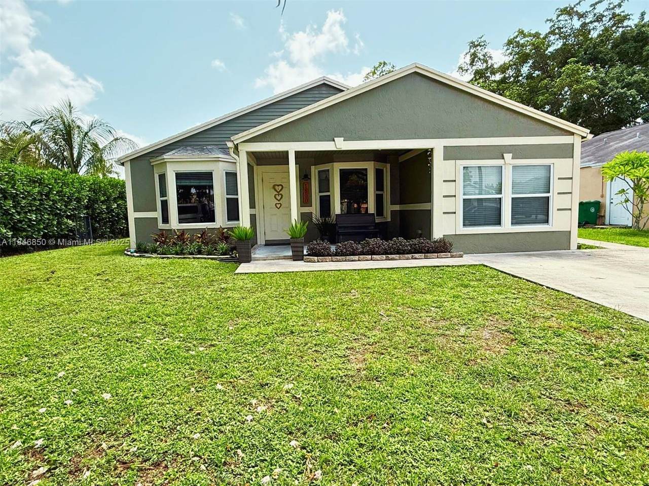 1600 127th Ln - Photo 1