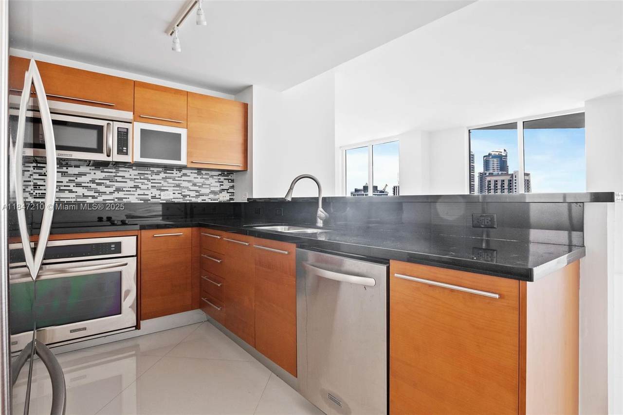 253 2nd St - Photo 1