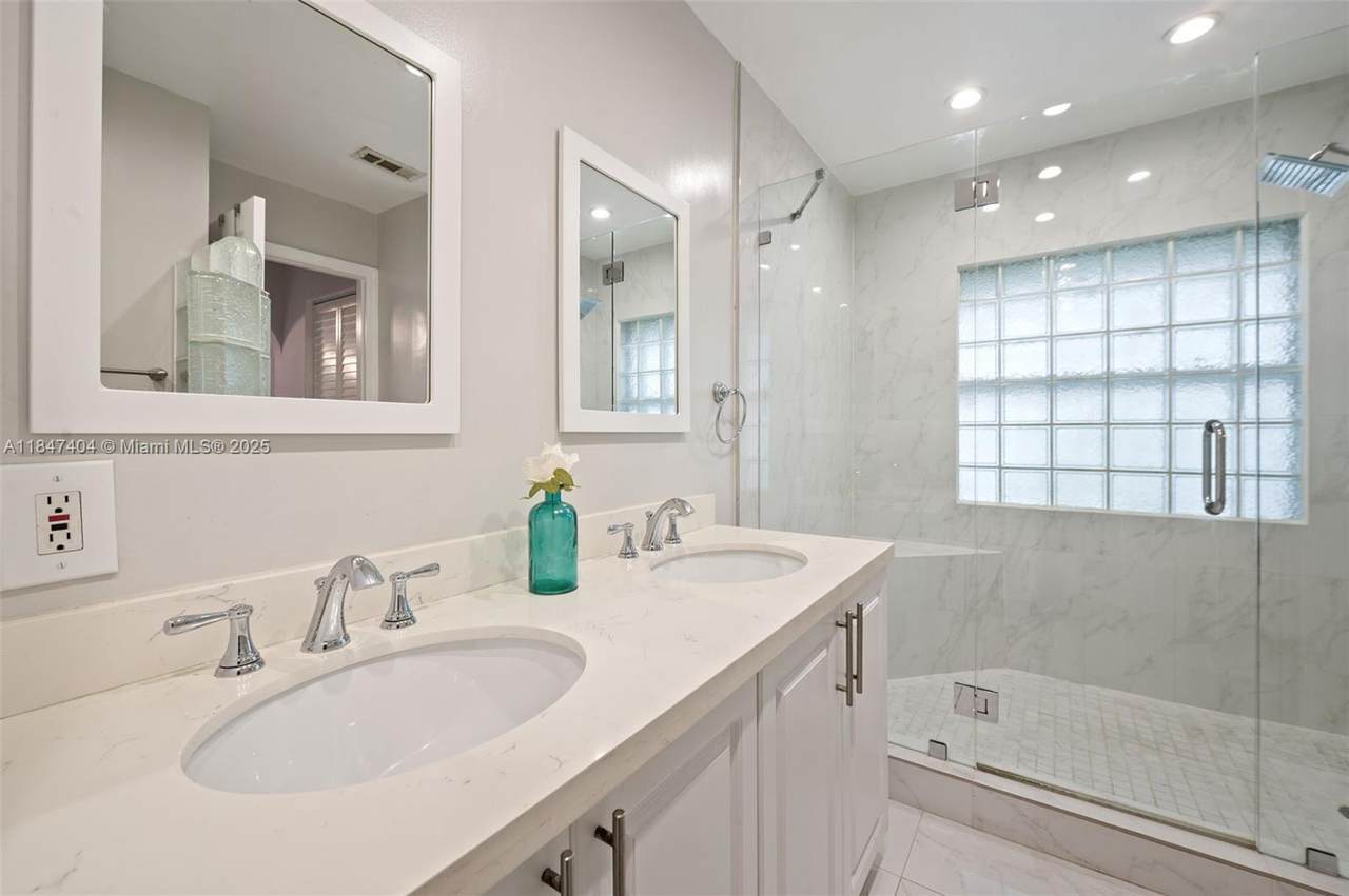 https://bt-photos.global.ssl.fastly.net/miami/1280_boomver_2_A11847404-2.jpg