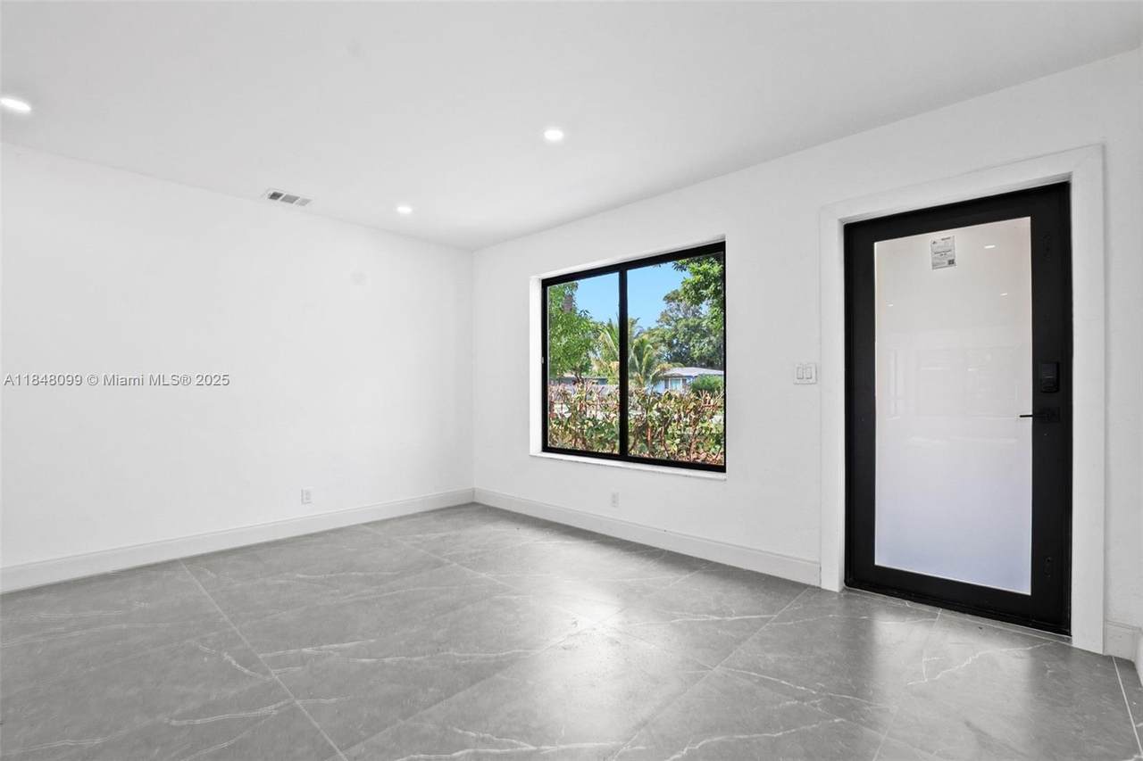 https://bt-photos.global.ssl.fastly.net/miami/1280_boomver_2_A11848099-2.jpg