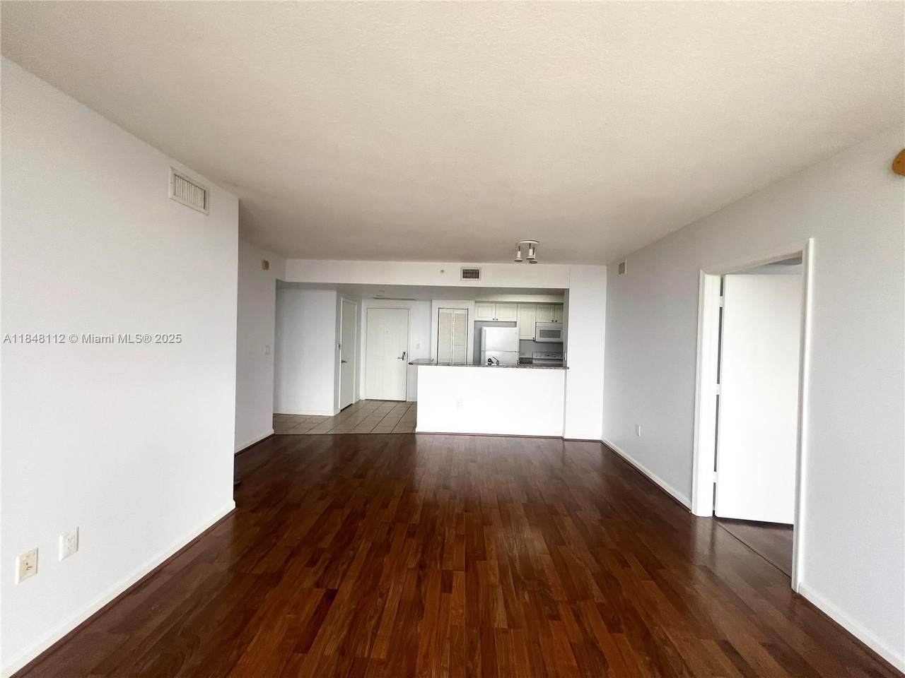 19501 Country Club Dr - Photo 1