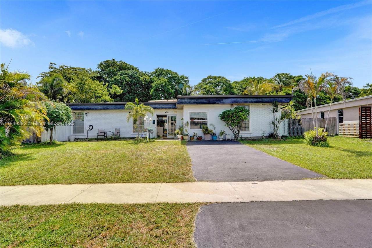 7811 75th Ave - Photo 1