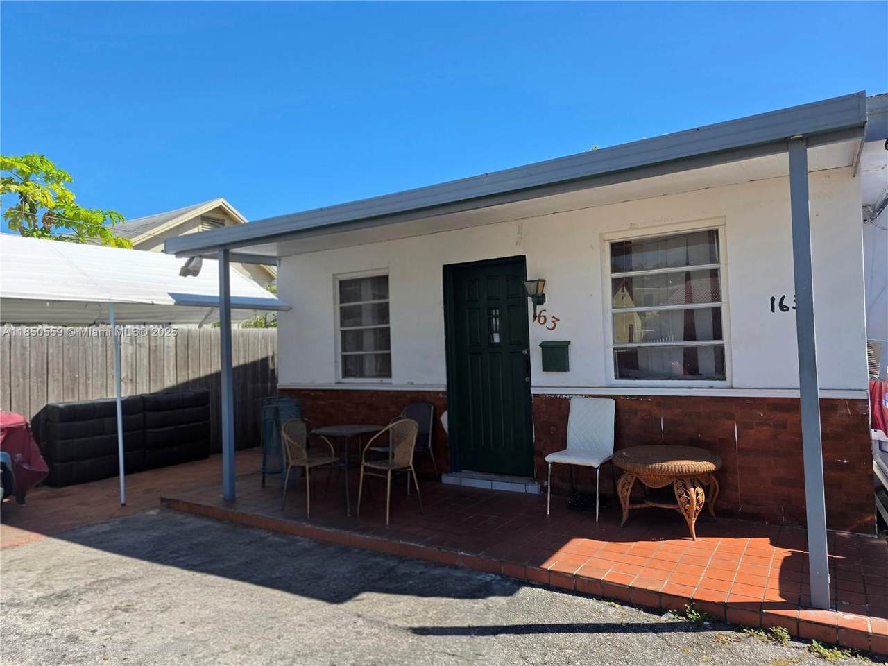 163 18th Ct - Photo 1