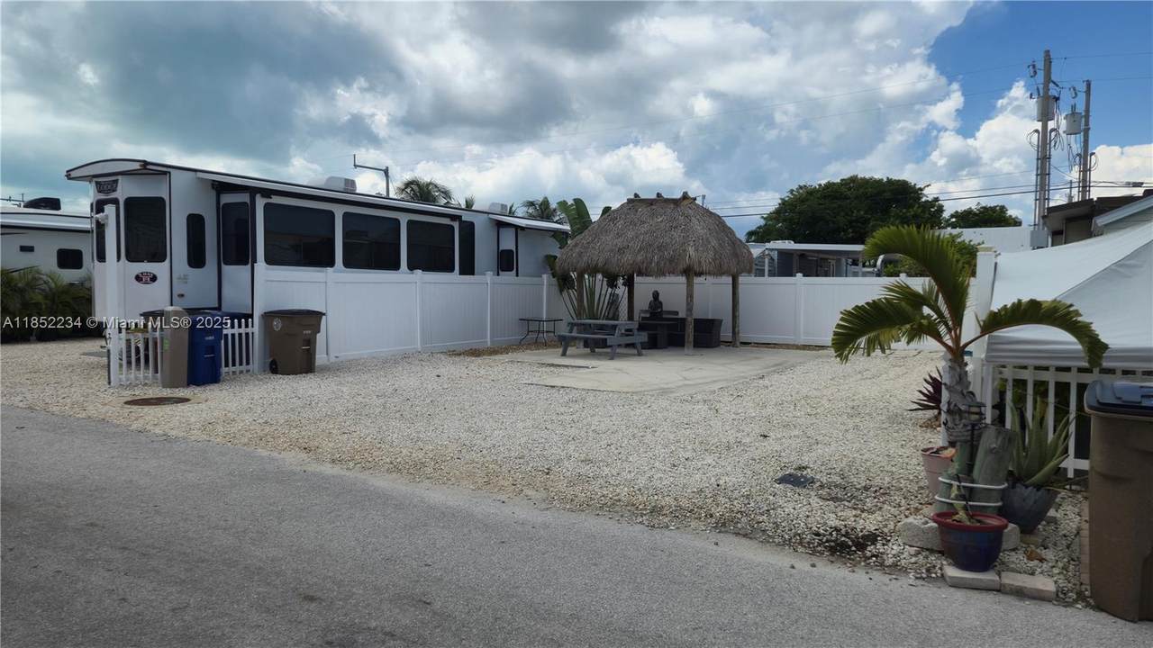 https://bt-photos.global.ssl.fastly.net/miami/1280_boomver_2_A11852234-2.jpg
