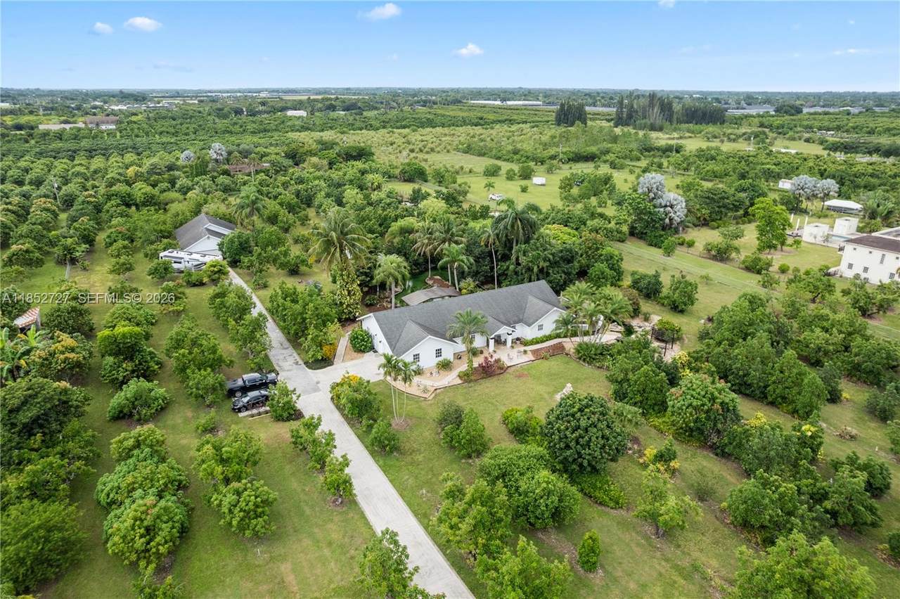 27800 182nd Ave - Photo 1