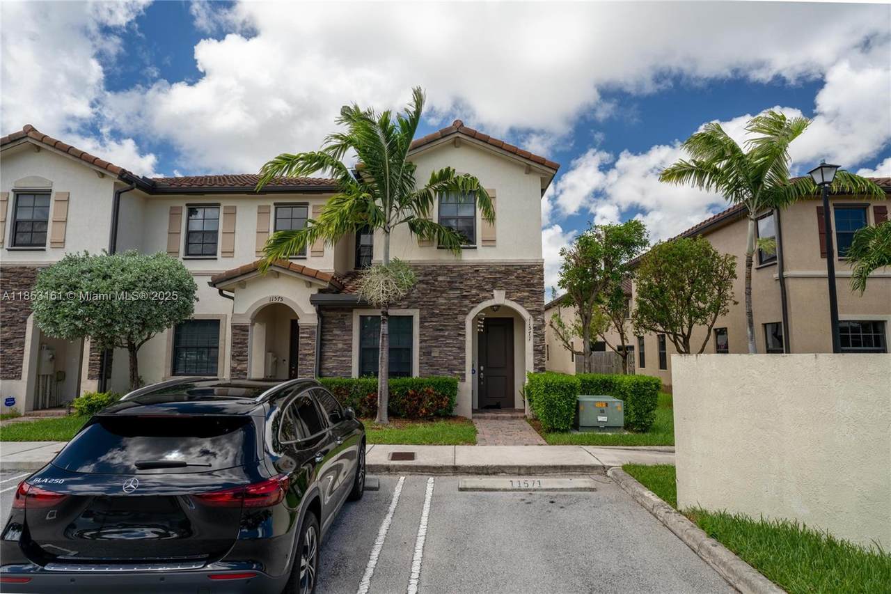 11571 248th Ln - Photo 1
