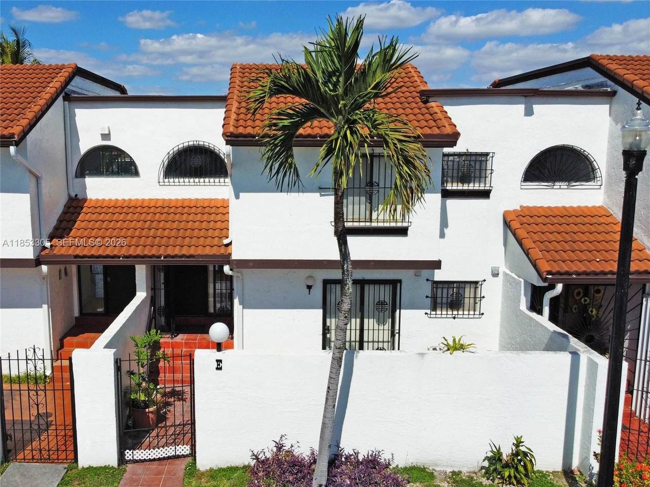 1331 124th Ct - Photo 1