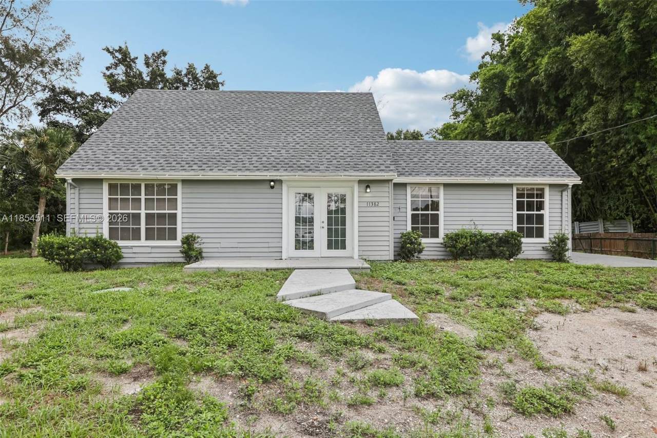 11382 59th St N - Photo 1