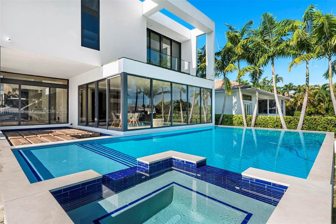 https://bt-photos.global.ssl.fastly.net/miami/1280_boomver_2_A11856562-2.jpg