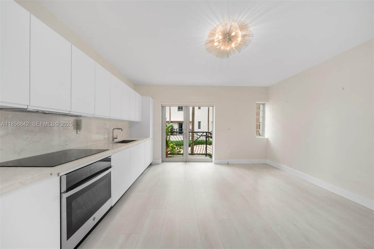 435 21st St - Photo 1