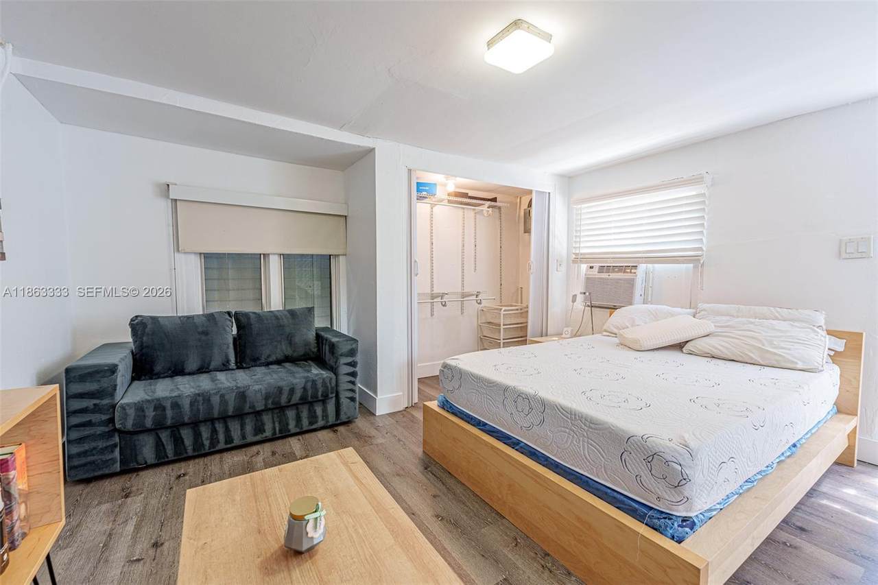 528 21st Ave - Photo 1