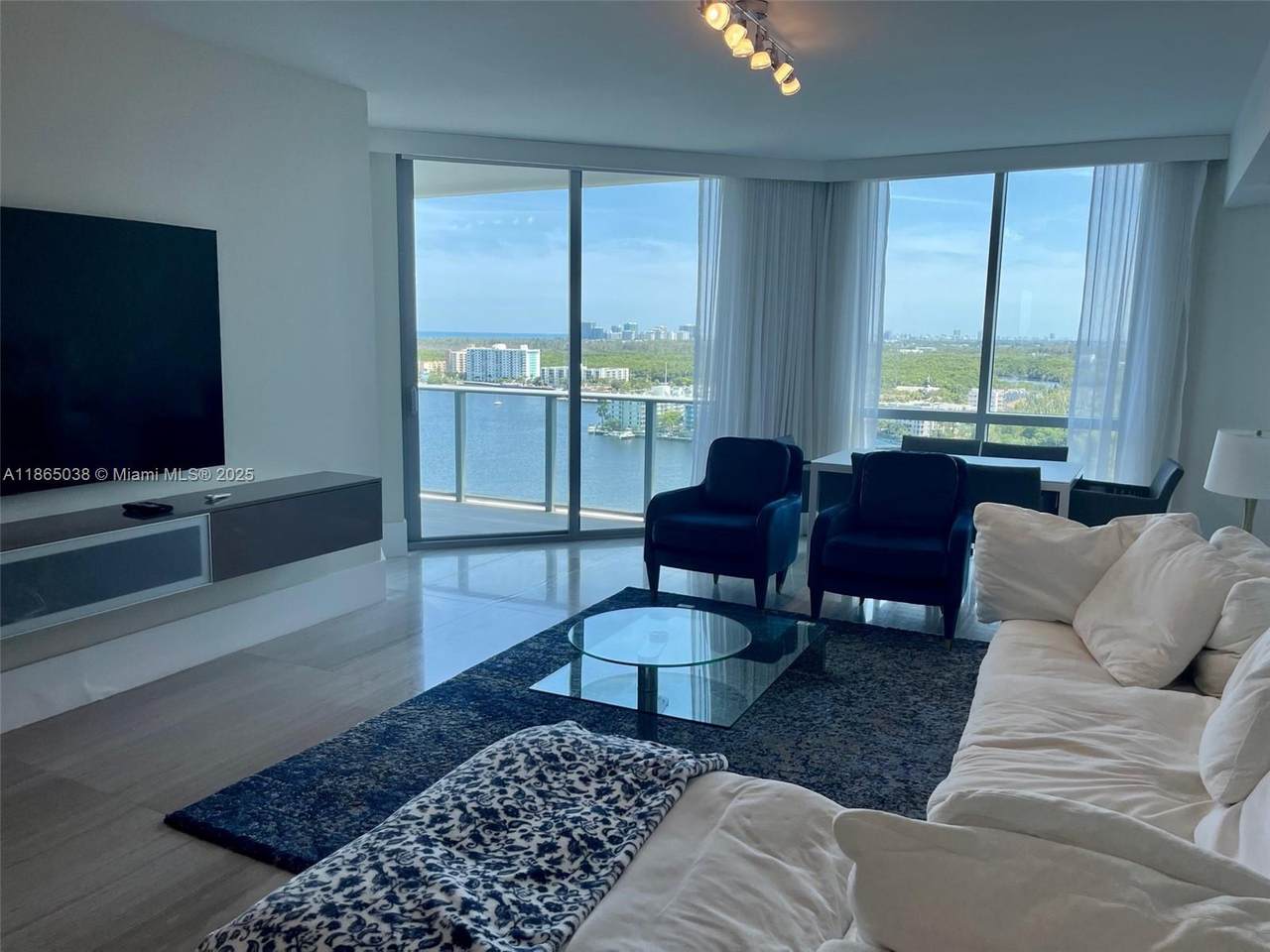 17111 Biscayne Blvd - Photo 1