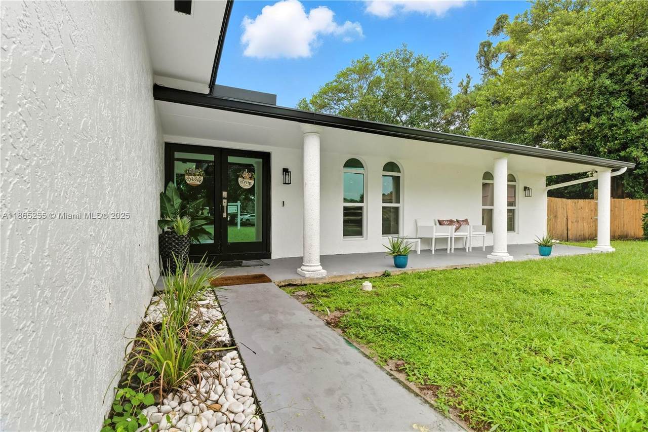 1672 192nd Ter - Photo 1