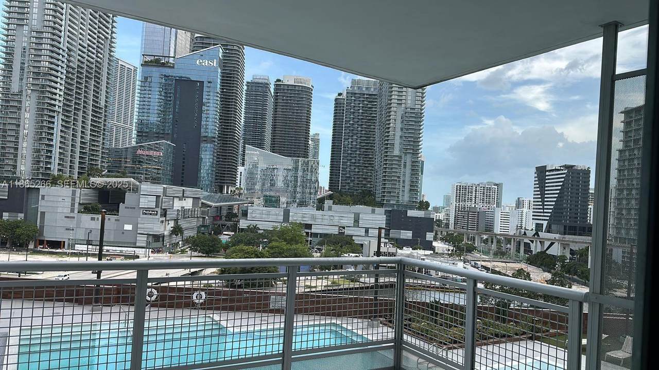 350 Miami Ave - Photo 1