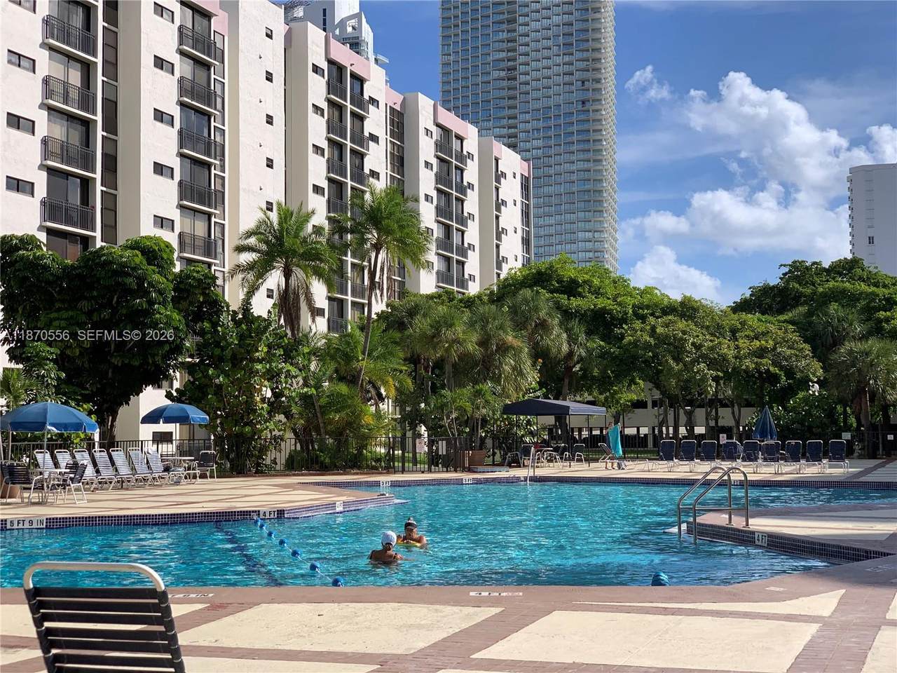 https://bt-photos.global.ssl.fastly.net/miami/1280_boomver_2_A11870556-2.jpg